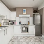 Gorgeous Flat With Garden In Battersea